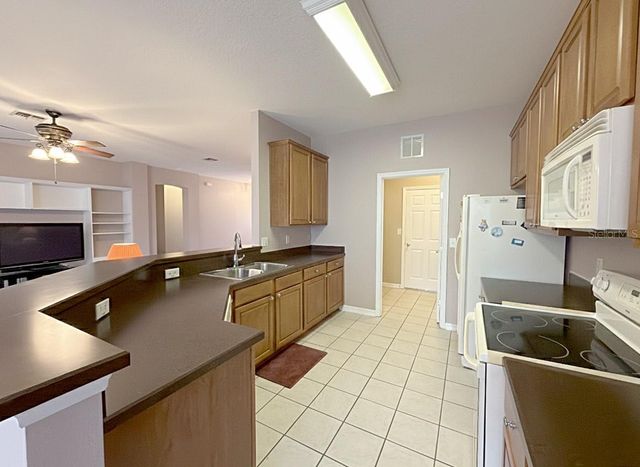 109 AVENHAM DRIVE, Deland, FL 32724