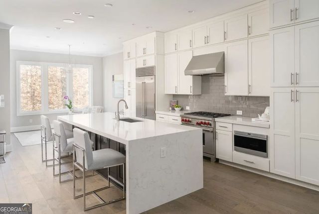 4518 Collins Avenue, Sandy Springs, GA 30342