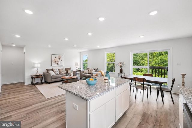 239 MONROE AVE, Ranson, WV 25438