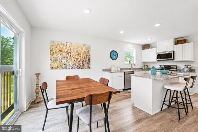 239 MONROE AVE, Ranson, WV 25438