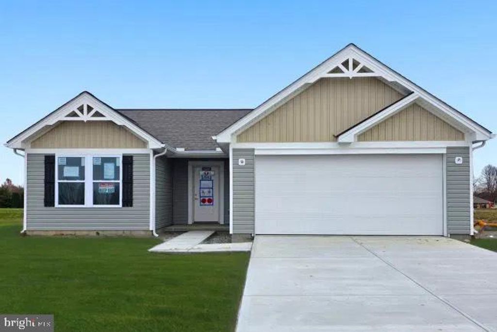 239 MONROE AVE, Ranson, WV 25438