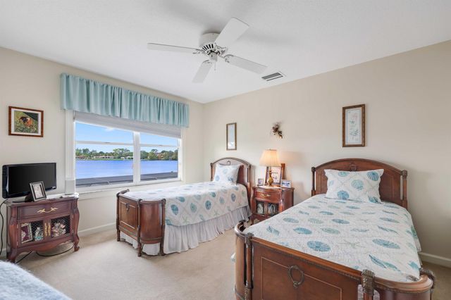 2097 Circle Place Drive, Lake Worth, FL 33462