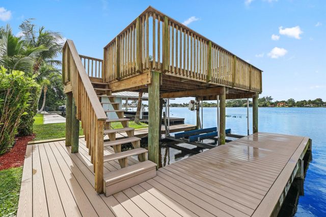 2097 Circle Place Drive, Lake Worth, FL 33462