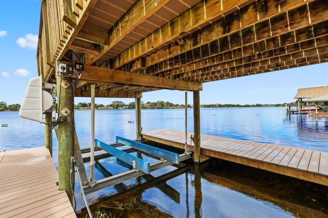 2097 Circle Place Drive, Lake Worth, FL 33462