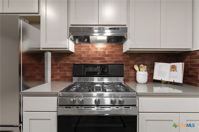 14 Country Club Circle, New Braunfels, TX 78130