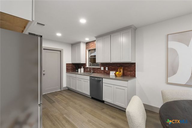 14 Country Club Circle, New Braunfels, TX 78130