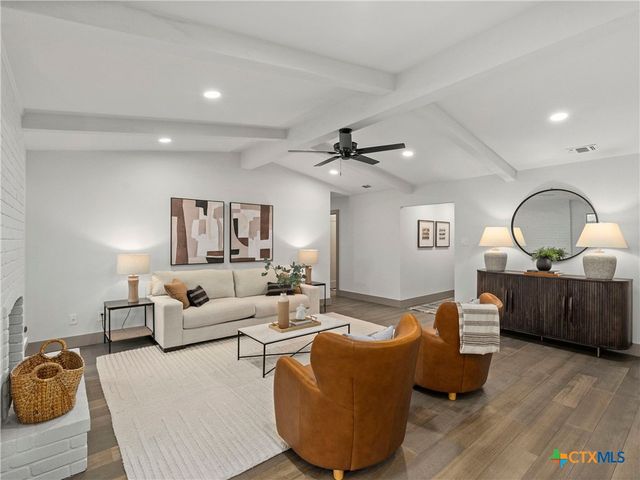 14 Country Club Circle, New Braunfels, TX 78130