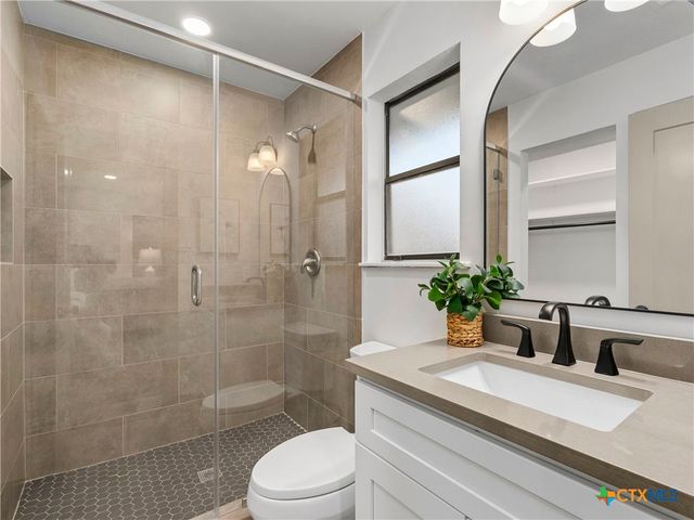 14 Country Club Circle, New Braunfels, TX 78130