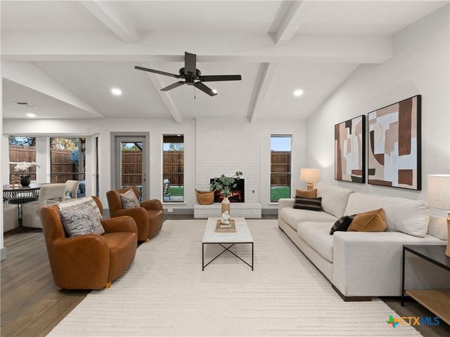 14 Country Club Circle, New Braunfels, TX 78130