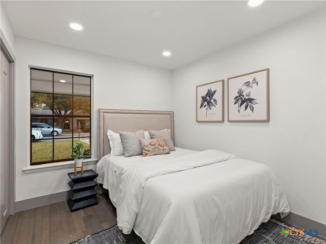 14 Country Club Circle, New Braunfels, TX 78130