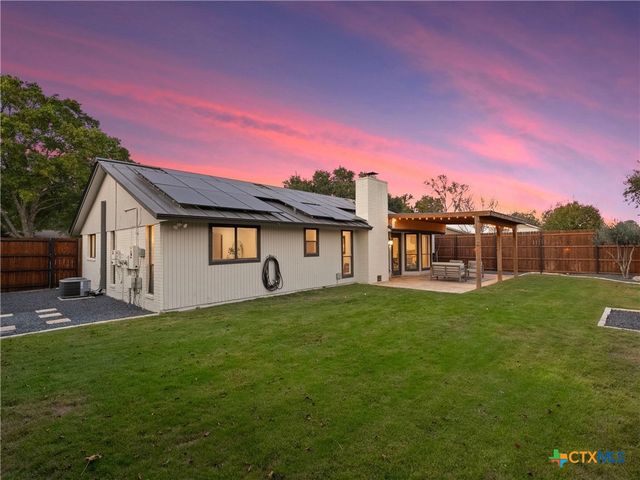 14 Country Club Circle, New Braunfels, TX 78130