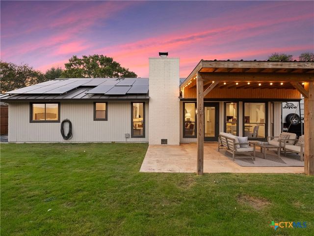 14 Country Club Circle, New Braunfels, TX 78130