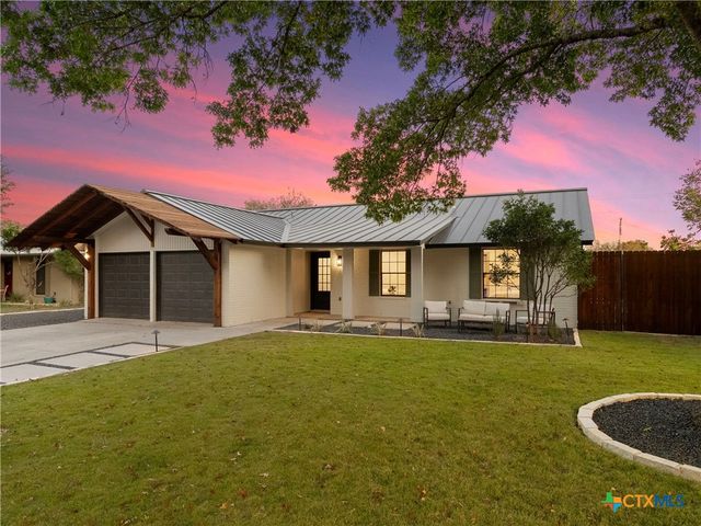 14 Country Club Circle, New Braunfels, TX 78130