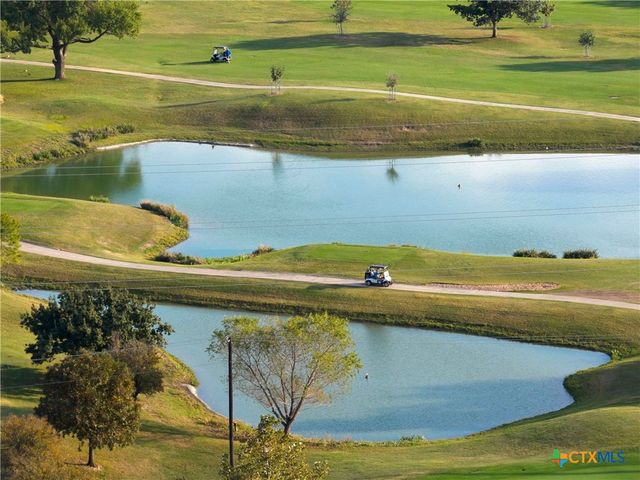 14 Country Club Circle, New Braunfels, TX 78130