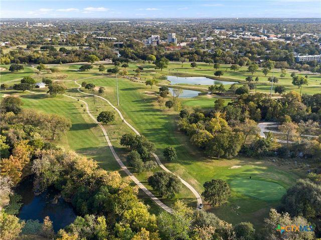 14 Country Club Circle, New Braunfels, TX 78130