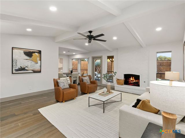 14 Country Club Circle, New Braunfels, TX 78130