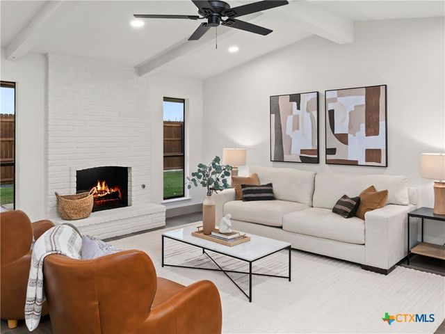 14 Country Club Circle, New Braunfels, TX 78130