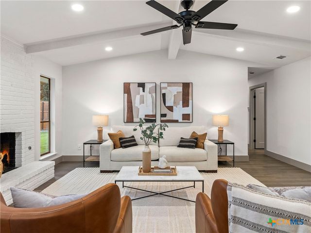 14 Country Club Circle, New Braunfels, TX 78130