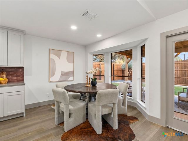 14 Country Club Circle, New Braunfels, TX 78130