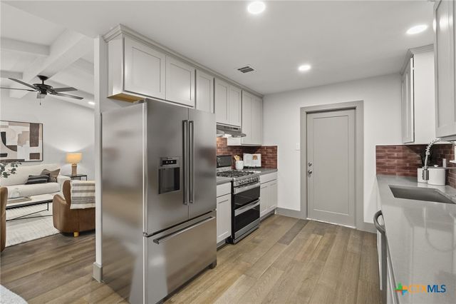 14 Country Club Circle, New Braunfels, TX 78130