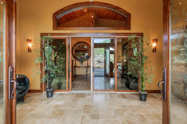 1134 Highland View Loop, Redmond, OR 97756