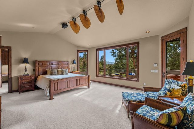 1134 Highland View Loop, Redmond, OR 97756