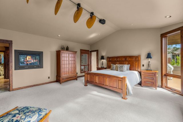 1134 Highland View Loop, Redmond, OR 97756