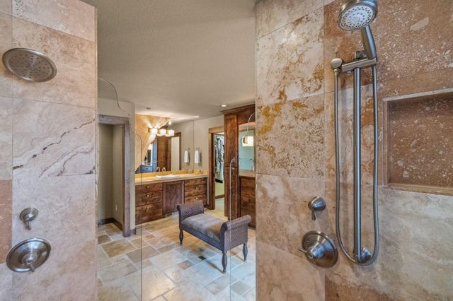 1134 Highland View Loop, Redmond, OR 97756