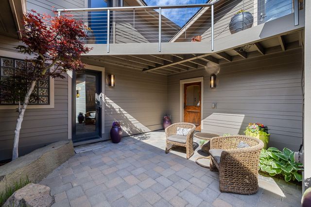 1134 Highland View Loop, Redmond, OR 97756