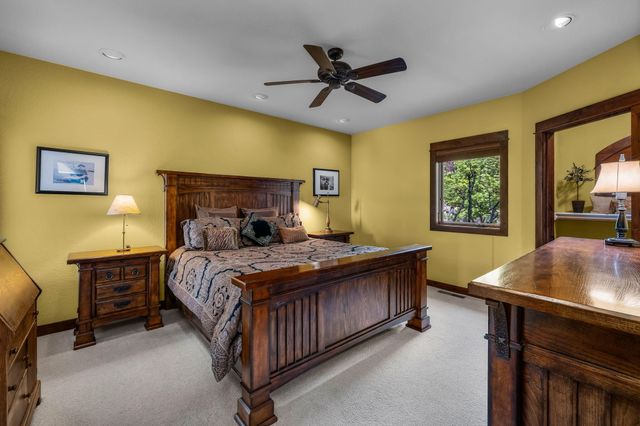 1134 Highland View Loop, Redmond, OR 97756