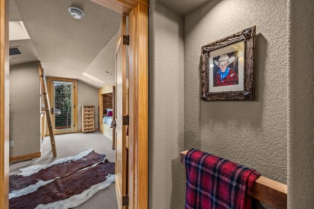 1134 Highland View Loop, Redmond, OR 97756