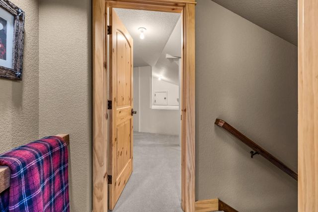 1134 Highland View Loop, Redmond, OR 97756