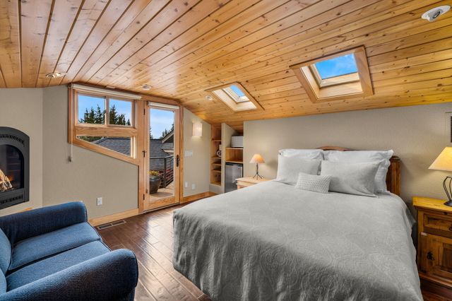 1134 Highland View Loop, Redmond, OR 97756