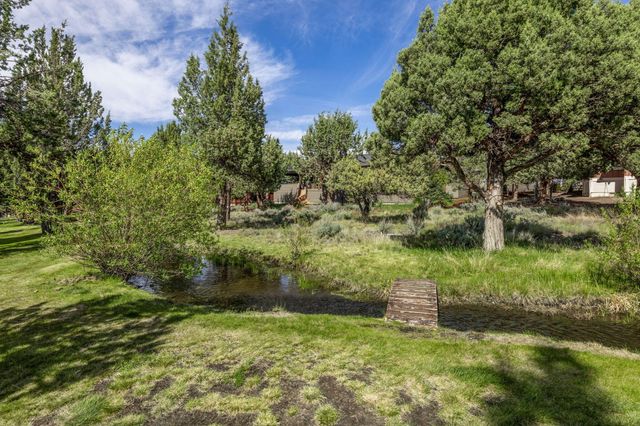 1134 Highland View Loop, Redmond, OR 97756
