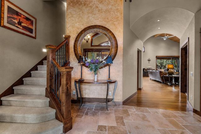 1134 Highland View Loop, Redmond, OR 97756