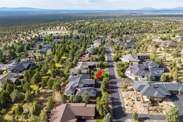 1134 Highland View Loop, Redmond, OR 97756