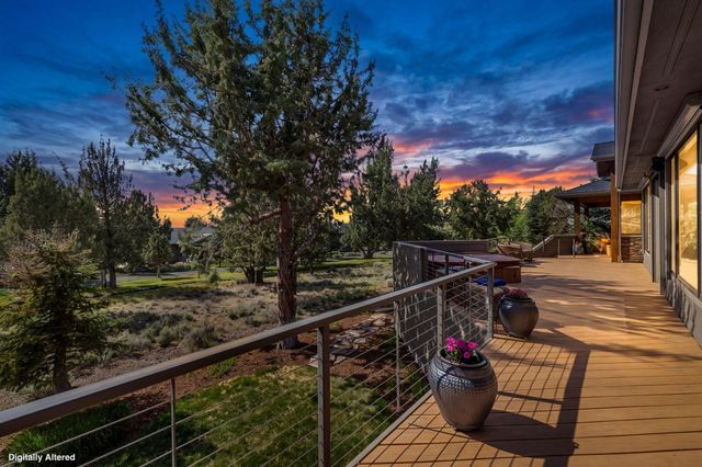 1134 Highland View Loop, Redmond, OR 97756