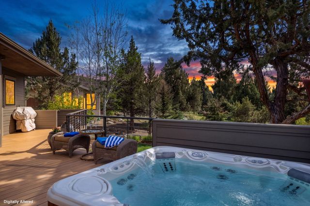 1134 Highland View Loop, Redmond, OR 97756