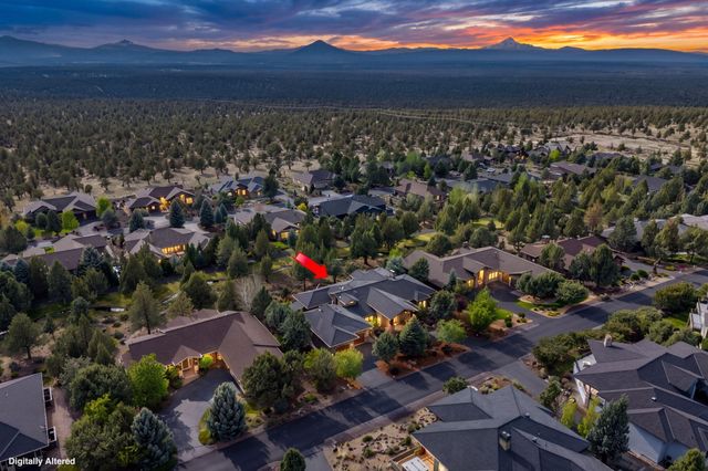 1134 Highland View Loop, Redmond, OR 97756