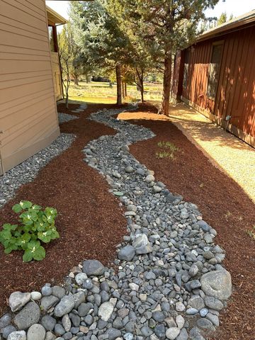 1134 Highland View Loop, Redmond, OR 97756