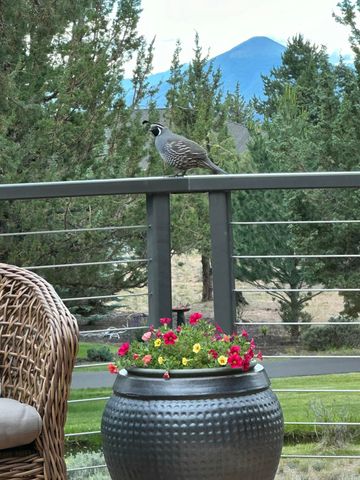 1134 Highland View Loop, Redmond, OR 97756