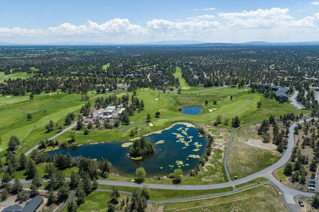 1134 Highland View Loop, Redmond, OR 97756