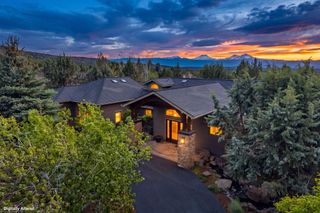 1134 Highland View Loop, Redmond, OR 97756