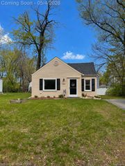 1535 MARYLESTONE Drive, West Bloomfield Charter Township, MI 48324