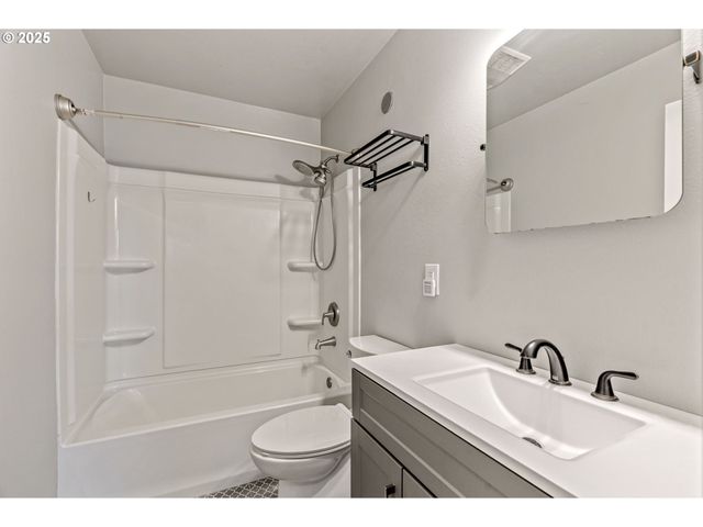 3139 MICHIGAN St, Longview, WA 98632