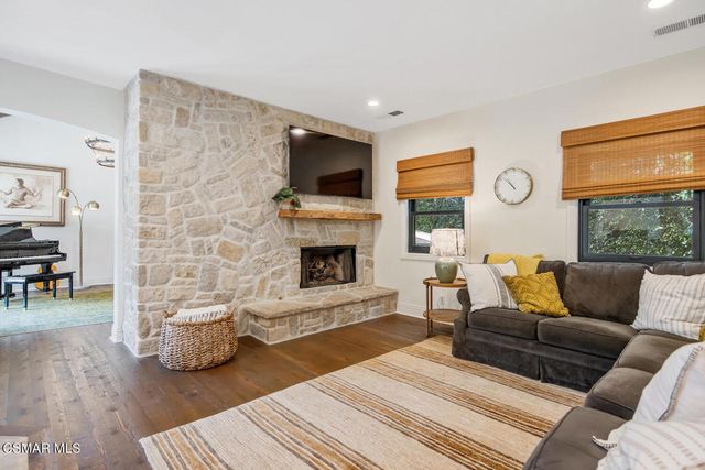 730 Calle Mandarinas, Thousand Oaks, CA 91360