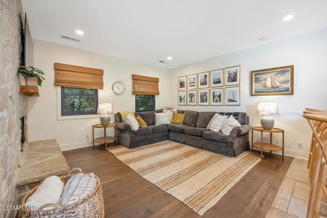 730 Calle Mandarinas, Thousand Oaks, CA 91360