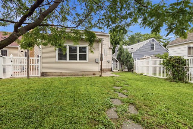 2334 Winnebago STREET, La Crosse, WI 54601