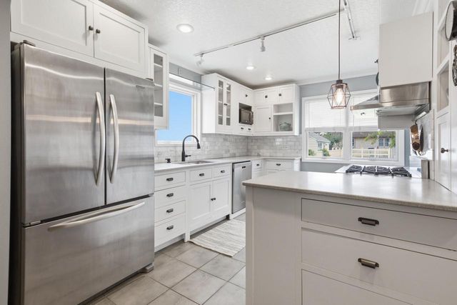 2334 Winnebago STREET, La Crosse, WI 54601