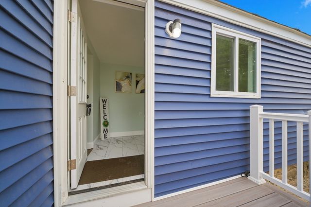 57 Corbett St, Lowell, MA 01852